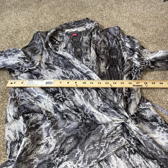 Vince Camuto blouse top faux wrap snake skin print long sleeve black/white SZ L - Picture 8 of 10